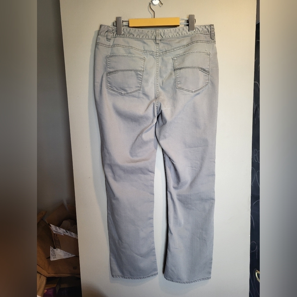 Denver Hayes Hanna Highwaited Light Gray Relaxed Jeans, Size 12 (32) - Picture 3 of 6